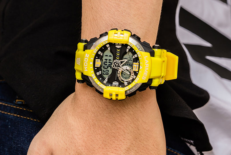 Đồng hồ mang h&igrave;nh tượng Bumblebee dễ thương